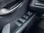 Lexus UX 250h Business Line Plus | Stoel + Stuurverwarming, Apple CarPlay/Android Auto, 17 inch, Keyless, Parkeercamera, Adaptive cruise control