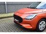 Suzuki Swift 1.2 Comfort Smart Hybrid | €1.600,- korting!!| 10 jaar garantie of 200.000 KM!! | “Small Car of the Year'' |