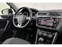 Volkswagen Tiguan 1.4 TSI ACT Comfortline Business R | Trekhaak | Adaptieve cruise control | Stoelverwarming
