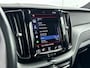 Volvo XC60 T8 Recharge R-Design 19" | 360 Camera | Trekhaak | Harman Kardon | Elektr. verst. best. Stoel | Panoramadak | Stoel/Stuur/Achterbankverwarming | Adaptieve Cruise | BLIS