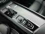 Volvo XC60 T8 Recharge R-Design 19" | 360 Camera | Trekhaak | Harman Kardon | Elektr. verst. best. Stoel | Panoramadak | Stoel/Stuur/Achterbankverwarming | Adaptieve Cruise | BLIS