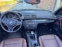 BMW 1-Serie Cabrio 118i | Cruise control | Elektrische ramen | Airco | Leder Congaq kleur bekleding | APK tot 31-05-2026 |