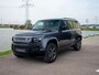 Land Rover Defender 110 2.0 P300e 110 X-Dynamic l 6 Persoons l Schuif- /kantel Pano l Adapt. Cruise l Black Pack l 360 Camera