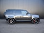 Land Rover Defender 110 2.0 P300e 110 X-Dynamic l 6 Persoons l Schuif- /kantel Pano l Adapt. Cruise l Black Pack l 360 Camera