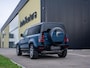 Land Rover Defender 110 2.0 P300e 110 X-Dynamic l 6 Persoons l Treeplanken l Schuif- /kantel Pano l Adapt. Cruise l Black Pack l 360 Camera