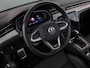 Volkswagen Passat Variant 1.5 TSI R-Line Business 150 pk Automaat (DSG) | Verlengde garantie | Navigatie | Panoramadak | Trekhaak (wegklapbaar) | Parkeersensoren | Achteruitrijcamera | Stoelverwarming |