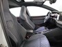 Volkswagen Golf 1.5 eTSI R-Line 150 pk Automaat (DSG) | Navigatie | Panoramadak | Parkeersensoren (Park assist) | Achteruitrijcamera | Stoelverwarming | R-Line |