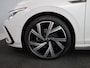 Volkswagen Golf 1.5 eTSI R-Line 150 pk Automaat (DSG) | Navigatie | Panoramadak | Parkeersensoren (Park assist) | Achteruitrijcamera | Stoelverwarming | R-Line |