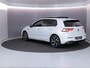 Volkswagen Golf 1.5 eTSI R-Line 150 pk Automaat (DSG) | Navigatie | Panoramadak | Parkeersensoren (Park assist) | Achteruitrijcamera | Stoelverwarming | R-Line |