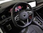 Volkswagen Golf 1.5 eTSI R-Line 150 pk Automaat (DSG) | Navigatie | Panoramadak | Parkeersensoren (Park assist) | Achteruitrijcamera | Stoelverwarming | R-Line |