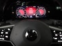 Volkswagen Golf 1.5 eTSI R-Line 150 pk Automaat (DSG) | Navigatie | Panoramadak | Parkeersensoren (Park assist) | Achteruitrijcamera | Stoelverwarming | R-Line |