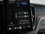 Volvo XC60 2.0 T6 Plug-in hybrid AWD Ultra Dark ''facelift'' | Luchtvering | Bowers & Wilkins | Masage Stoelen | Stoelventilatie | Voorstoelen En Achterstoelen Verwarmd | Trekhaak (elektrisch uitklapbaar)