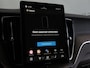 Volvo XC60 2.0 T6 Plug-in hybrid AWD Ultra Dark ''facelift'' | Luchtvering | Bowers & Wilkins | Masage Stoelen | Stoelventilatie | Voorstoelen En Achterstoelen Verwarmd | Trekhaak (elektrisch uitklapbaar)