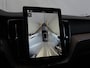 Volvo XC60 2.0 T6 Plug-in hybrid AWD Ultra Dark ''facelift'' | Luchtvering | Bowers & Wilkins | Masage Stoelen | Stoelventilatie | Voorstoelen En Achterstoelen Verwarmd | Trekhaak (elektrisch uitklapbaar)