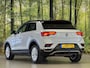 Volkswagen T-Roc 1.5 TSI Sport | Navigatie | Camera | Adaptieve Cruise Control | Lane Assist | Trekhaak | Parkeersensoren | Front Assist | Airconditioning | Elektrische Ramen |