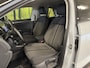 Volkswagen T-Roc 1.5 TSI Sport | Navigatie | Camera | Adaptieve Cruise Control | Lane Assist | Trekhaak | Parkeersensoren | Front Assist | Airconditioning | Elektrische Ramen |