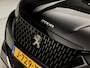 Peugeot 2008 1.2 PureTech GT-Line Automaat (PANORAMADAK, APPLE CARPLAY, GROOT NAVI, STOELVERWARMING, LEDER, 360 CAMERA, SFEERVERLICHTING, KEYLESS, LED KOPLAMPEN, NIEUWSTAAT)