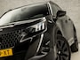 Peugeot 2008 1.2 PureTech GT-Line Automaat (PANORAMADAK, APPLE CARPLAY, GROOT NAVI, STOELVERWARMING, LEDER, 360 CAMERA, SFEERVERLICHTING, KEYLESS, LED KOPLAMPEN, NIEUWSTAAT)
