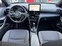 Toyota Yaris Cross 1.5 Hybrid 115 First Edition APPLE/ANDROID STOEL/STUURVERWARMING NAVI AD-CRUISE PRIVACY-GLASS 17"LM-VELGEN