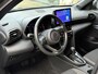 Toyota Yaris Cross 1.5 Hybrid 115 First Edition APPLE/ANDROID STOEL/STUURVERWARMING NAVI AD-CRUISE PRIVACY-GLASS 17"LM-VELGEN