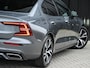 Volvo S60 2.0 B4 R-Design · NL-auto · Adaptive cruise · Stuur- en stoelverwarming · Achterbank verwarmd · Harman/Kardon · Memory seats · Keyless · Led