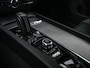 Volvo S60 2.0 B4 R-Design · NL-auto · Adaptive cruise · Stuur- en stoelverwarming · Achterbank verwarmd · Harman/Kardon · Memory seats · Keyless · Led