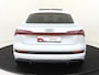 Audi e-tron Sportback 55 quattro S edition 95 kWh | Panoramadak | 22" velgen | Keyless | Luchtvering | Parkeerassistent | LED matrix verlichting | Sfeerverlichting | Achteruitrijcamera | Navigatie Plus |