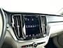 Volvo S60 Recharge T8 AWD Inscription | Panoramadak | Parkeercamera | Stoel- en Stuurverwarming | Trekhaak