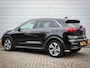 Kia Niro EV e-Niro ExecutiveLine 64 kWh | Clima | Cruise | Navi | Leer | Stoelverwarming/ koeling | Pdc | Camera | SOH 100% | 3 fase lader