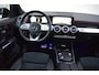 Mercedes-Benz GLB 200 Business Solution AMG 7persoons. ORG.NED / PANORAMADAK / TREKHAAK / SFEERVERLICHTING / EL.STOELEN
