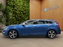 Volvo V60 2.0 T4 Business Sport Automaat | R-Design | Trekhaak | Standkachel | Stoelverwarming | 18" Velgen