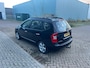 Kia Carens 2.0 CVVT X-clusive Airco Cruise Leder Bekleding Pdc Voor En Achter Trekhaak 7pers