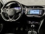 Opel Corsa 1.2 Elegance Black Edition (APPLE CARPLAY, STUUR/STOEL VERWARMING, GROOT NAVI, CAMERA, LEDER, ELEKTRISCHE STOELEN, MASSAGE STOELEN, LED KOPLAMPEN, GETINT GLAS, NIEUWSTAAT)