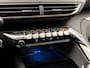 Peugeot 5008 1.2 PureTech Sport 7 Persoons (APPLE CARPLAY, GROOT NAVI, 360 CAMERA, SPORTSTOELEN, GETINT GLAS, PARKEERSENSOREN, LANE ASSIST, NIEUWSTAAT)
