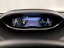 Peugeot 5008 1.2 PureTech Sport 7 Persoons (APPLE CARPLAY, GROOT NAVI, 360 CAMERA, SPORTSTOELEN, GETINT GLAS, PARKEERSENSOREN, LANE ASSIST, NIEUWSTAAT)