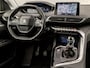 Peugeot 5008 1.2 PureTech Sport 7 Persoons (APPLE CARPLAY, GROOT NAVI, 360 CAMERA, SPORTSTOELEN, GETINT GLAS, PARKEERSENSOREN, LANE ASSIST, NIEUWSTAAT)