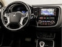 Mitsubishi Outlander 2.0 PHEV Deluxe 203Pk Automaat (NAVIGATIE, LEDER/ALCANTARA, CAMERA, STOELVERWARMING, SPORTSTOELEN, GETINT GLAS, TREKHAAK, KEYLESS, NIEUWSTAAT)