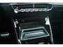 Peugeot e-2008 EV GT 50 kWh | 3 Fase | Schuif / Kantel dak | Camera | Stoelverwarming | Navigatie | Zeer luxe |