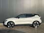 Volvo EX30 Single Motor Extended Range Ultra 69 kWh | Panoramadak | Verwarmbare Stoelen / Stuur | Harman/Kardon | 22Kw laden |