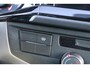Volkswagen Transporter 2.0 TDI L2H1 150pk 30 DC Highline | Navigatie | App Connect | Camera | Cruise Control | DAB+ | Airco | 17" Lichtmetalen Velgen