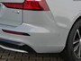 Volvo V60 T6 Plug-in hybrid AWD Plus Dark | Trekhaak | Harman/Kardon | Verwarmbare Stoelen / Stuurwiel | 360° Camera |