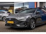 Ford Focus Wagon 1.0 EcoBoost Hybrid ST Line | Trekhaak | Stoel/stuur/voorruit verwarming | Cruise adaptief | Dodehoek detectie | Camera | Apple Carplay/Android Auto | Achteruitrijcamera | Apple Carplay/Android Auto|telefoonintegratie premium | Cruise control adaptief met Stop&Go en stuurhulp