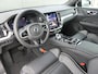 Volvo V60 T6 Plug-in hybrid AWD Plus Dark | Trekhaak | Harman/Kardon | Verwarmbare Stoelen / Stuurwiel | 360° Camera |