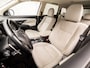 Mitsubishi Outlander 2.0 PHEV Deluxe 203Pk (SCHUIFDAK, NAVIGATIE, CAMERA, LEDER, STOELVERWARMING, ADAPTIVE CRUISE, GETINT GLAS, STANDKACHEL, KEYLESS, LANE ASSIST, NIEUWSTAAT)