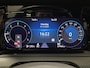 Volkswagen Golf 2.0 TDI R-Line | Apple Carplay | Stuurverwarming | DAB | Sfeerverlichting | Navigatie | Achteruitrijcamera |