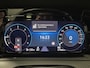 Volkswagen Golf 2.0 TDI R-Line | Apple Carplay | Stuurverwarming | DAB | Sfeerverlichting | Navigatie | Achteruitrijcamera |