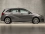 Mercedes-Benz B-klasse 180 Sport (PANORAMADAK, NAVIGATIE, LEDER, ZWART HEMEL, STOELVERWARMING, SPORTSTOELEN, LED KOPLAMPEN, PARKEERSENSOREN, NIEUWSTAAT)