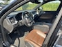 Volvo XC60 T5 Momentum | Leder | Stoelverwarming | Park.Camera | Verw. Voorruit | Trekhaak |