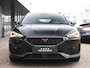 CUPRA Leon Sportstourer 1.4 e-Hybrid 245pk VZ | Trekhaak | Stoel -& stuurwiel verwarmd | Parkeersensor achter | Navigatie | Apple Carplay / Android Auto | Sfeerverlichting |