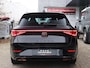 CUPRA Leon Sportstourer 1.4 e-Hybrid 245pk VZ | Trekhaak | Stoel -& stuurwiel verwarmd | Parkeersensor achter | Navigatie | Apple Carplay / Android Auto | Sfeerverlichting |